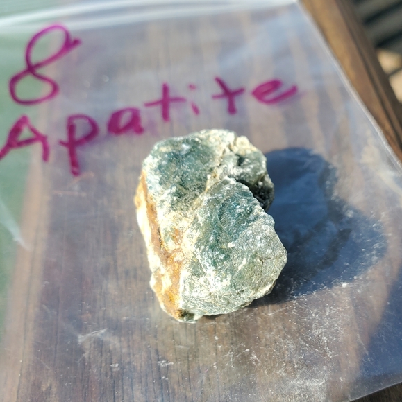 #8 Raw Apatite Crystal - Picture 3 of 10